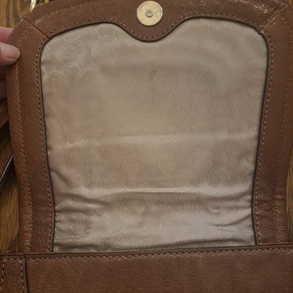 MICHAEL KORS Naomi Brown Glazed Leather Small Crossbody Messenger Zipper Detail - Picture 10 of 15